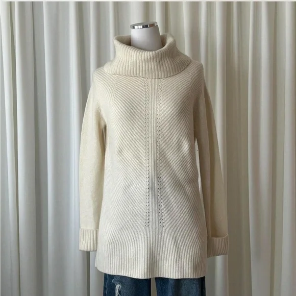 Talbots Pure Cashmere Cream Ribbed Turtleneck Sweater Minimalist. - Picture 2 of 8